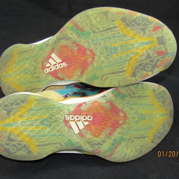 ADIDAS Iconic Trainer Legends Pack NYC Gold Multi